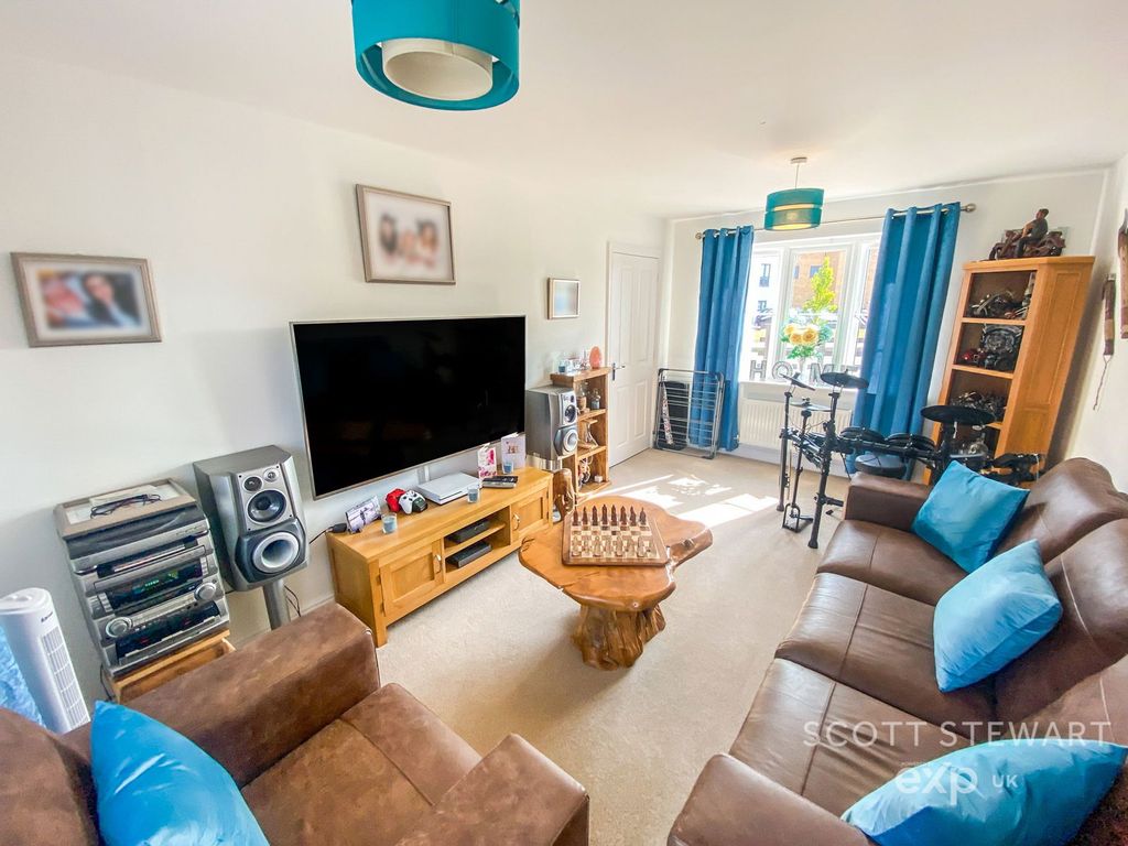 Property photo 3 of 13