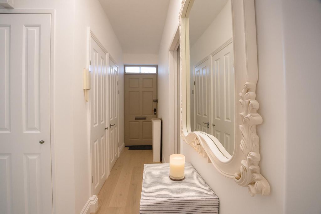 Property photo 1 of 12 Hallway.Png