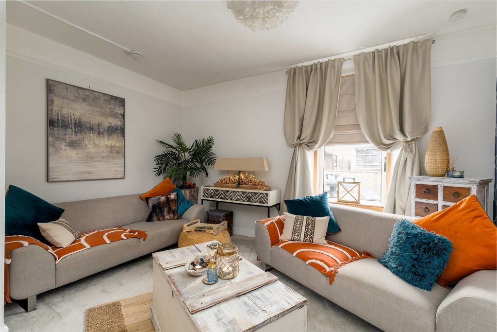 Property photo 2 of 15 Photo 4