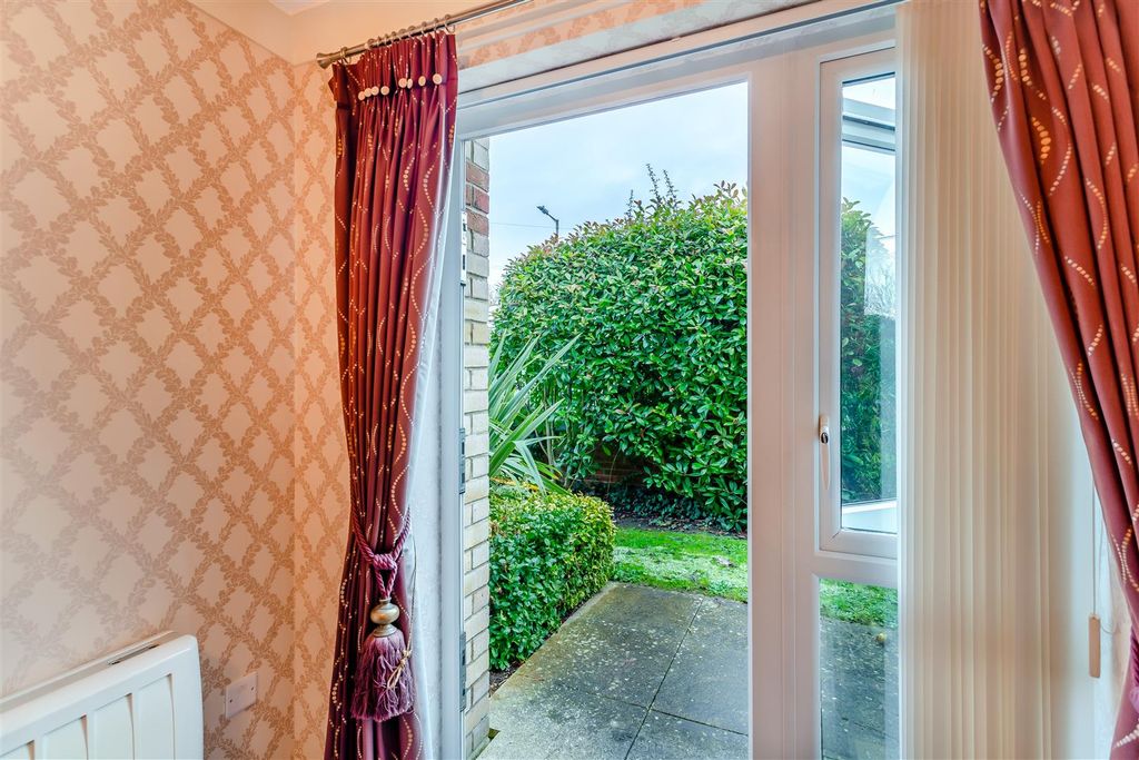 Property photo 3 of 25 8579071-Interior14.Jpg