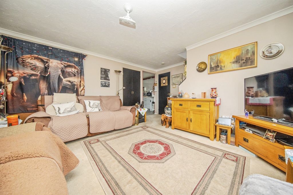 Property photo 3 of 20