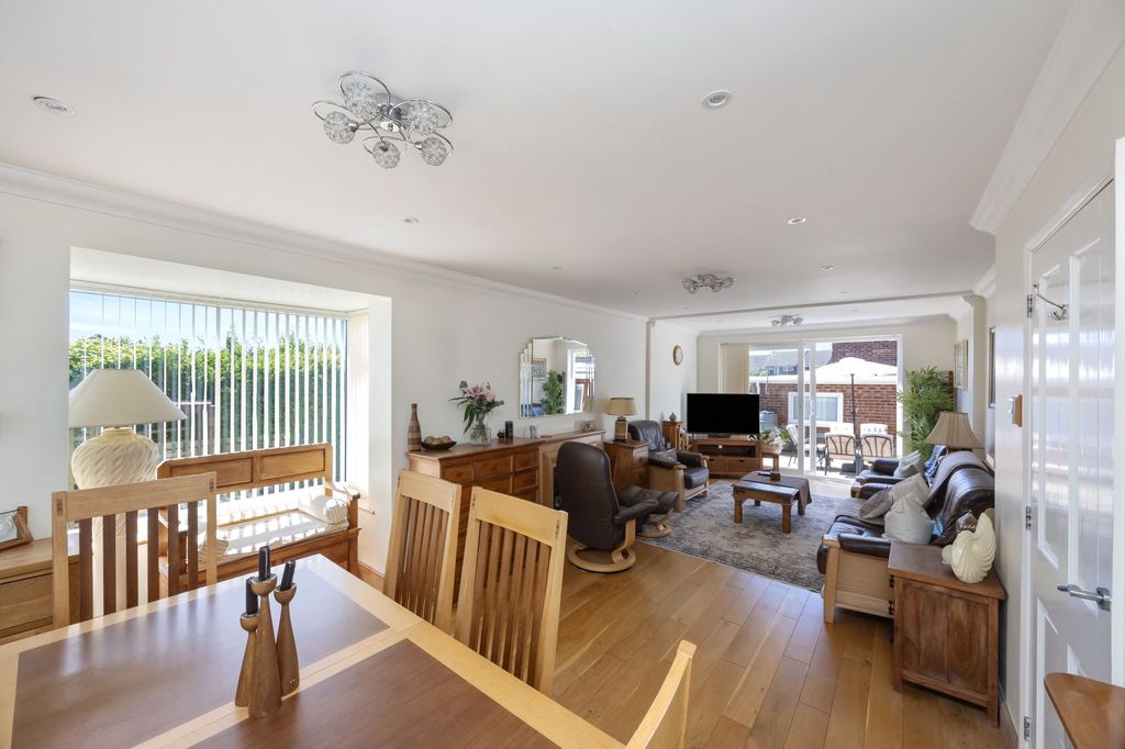 Property photo 2 of 46