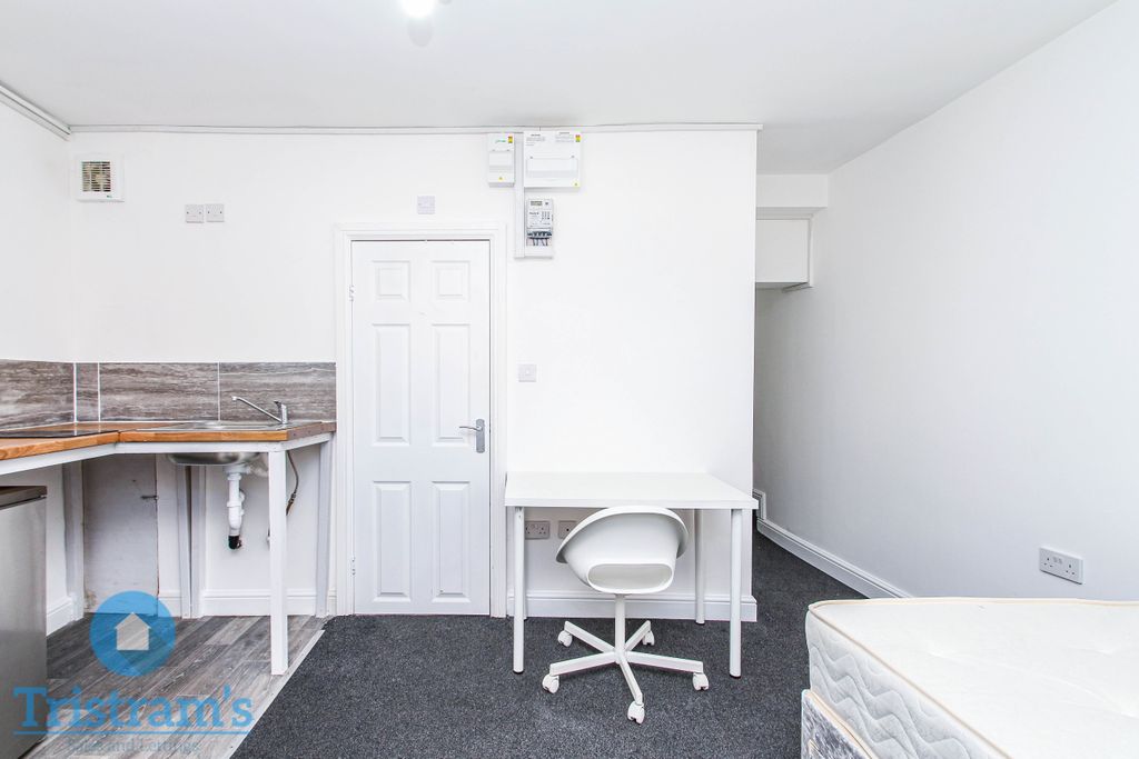 Property photo 3 of 8 Img_2440