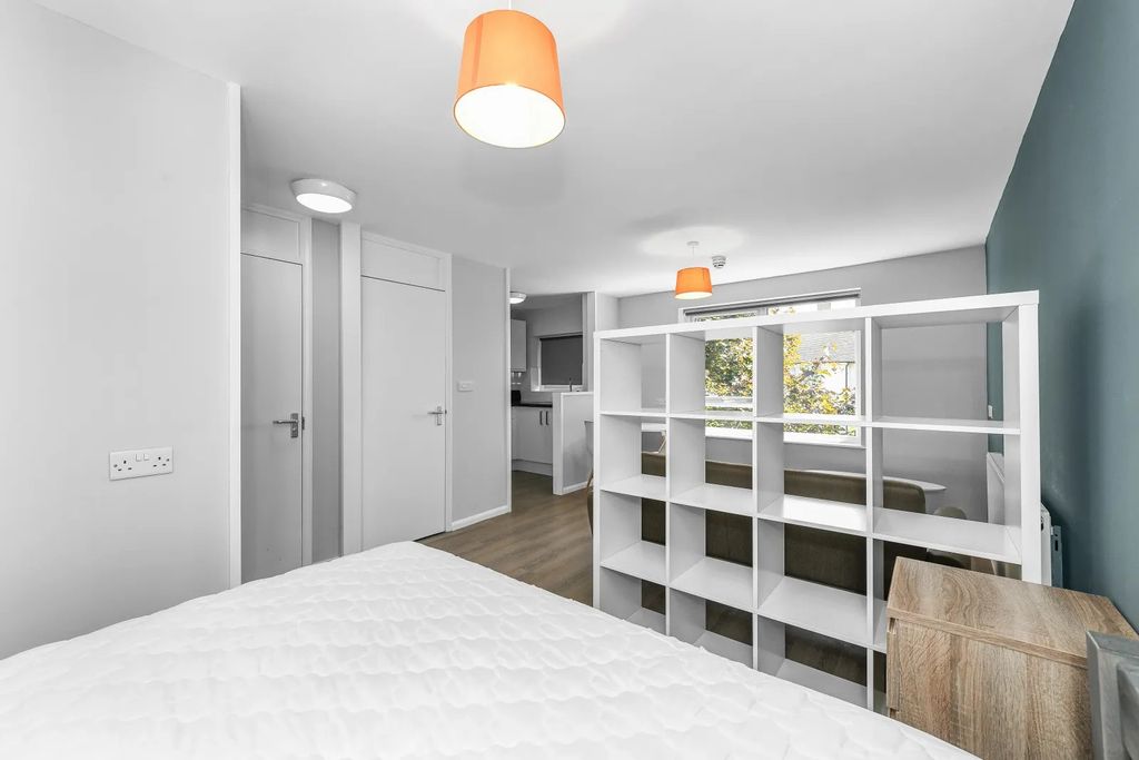 Property photo 2 of 5 Picture No. 11