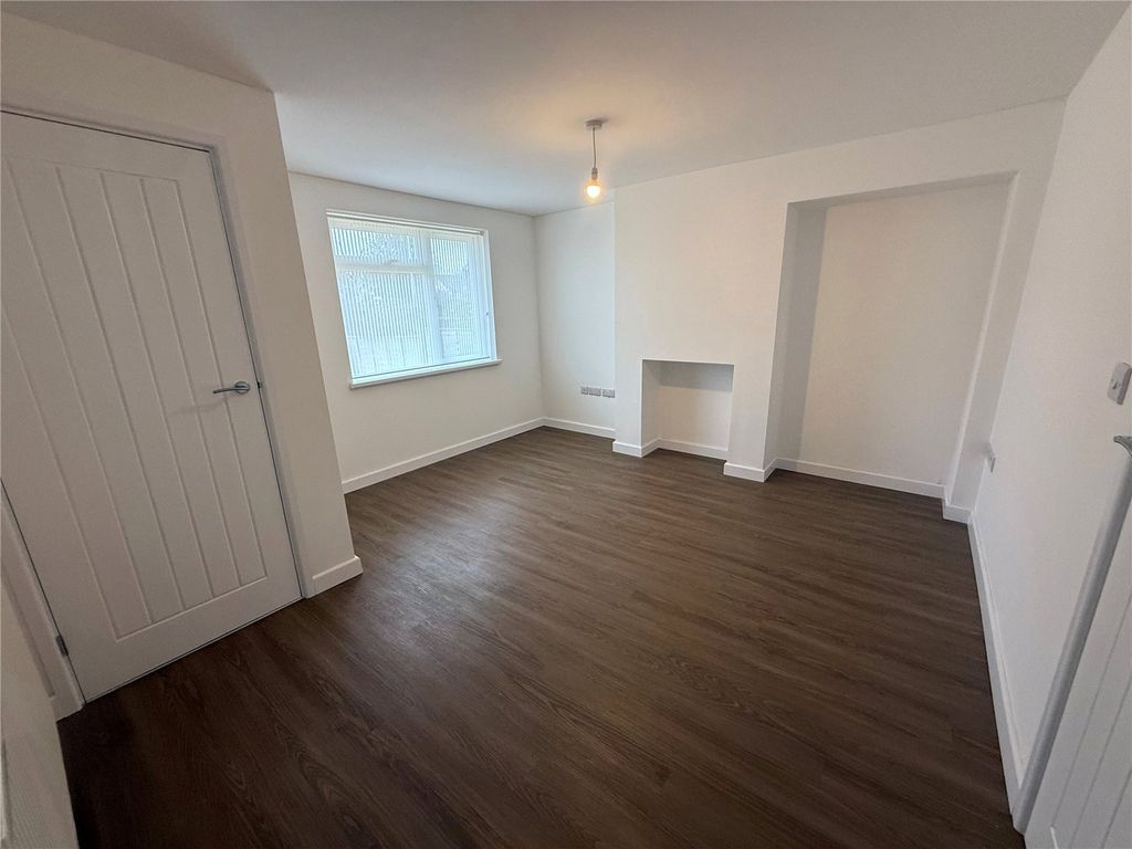 Property photo 3 of 10 Picture No. 05