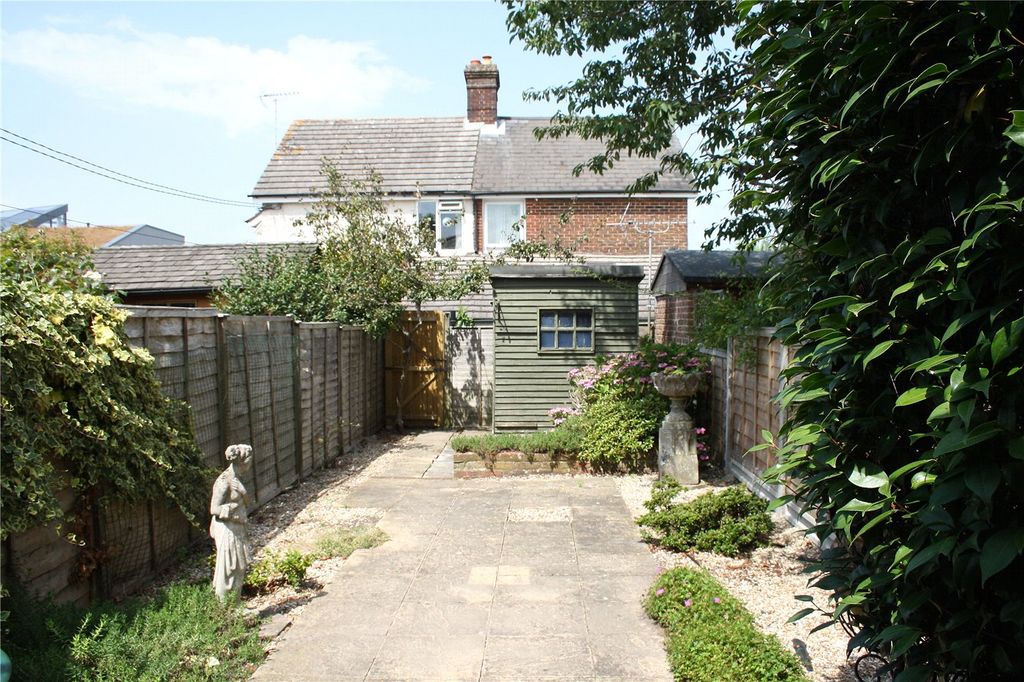 Property photo 3 of 7 Garden