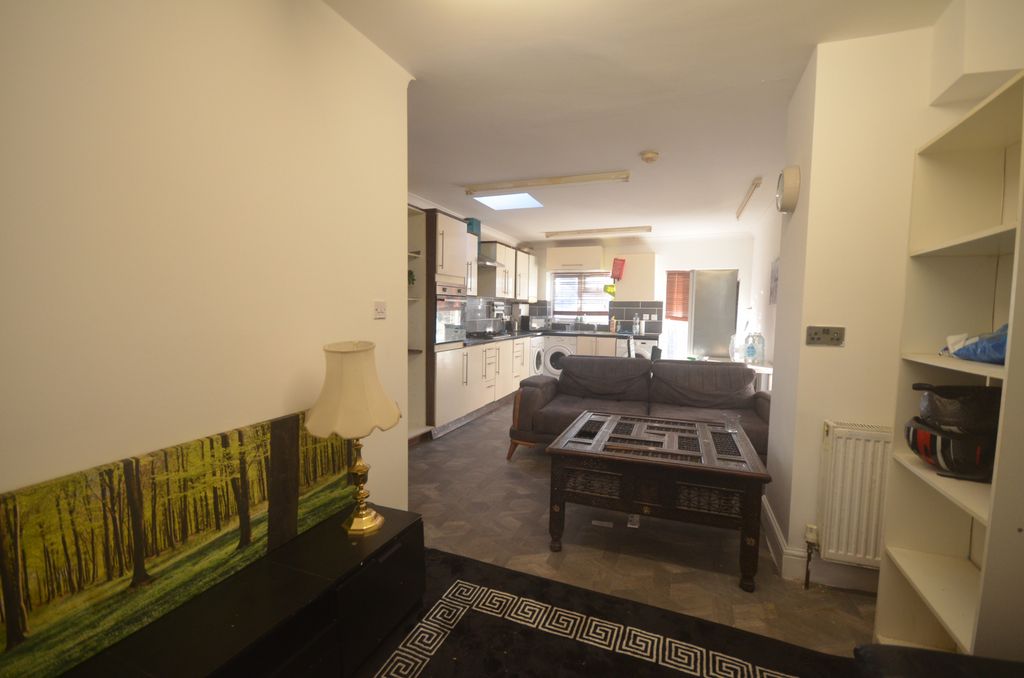 Property photo 3 of 10 Gallery