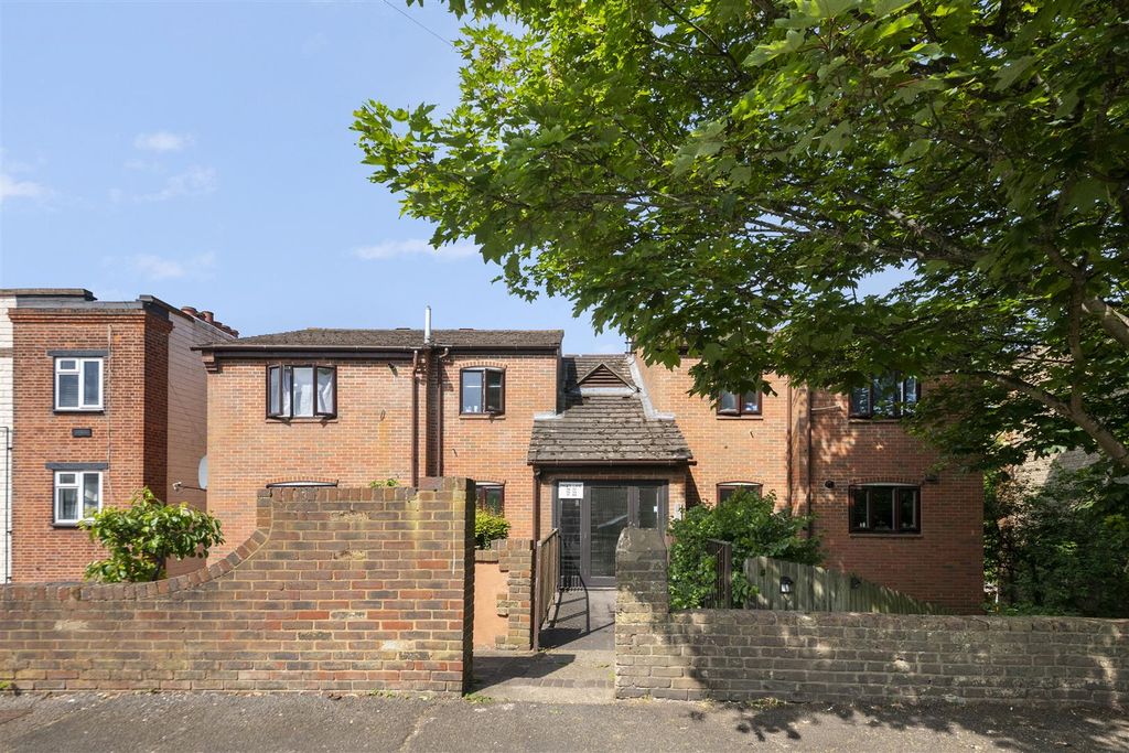 Property photo 3 of 10