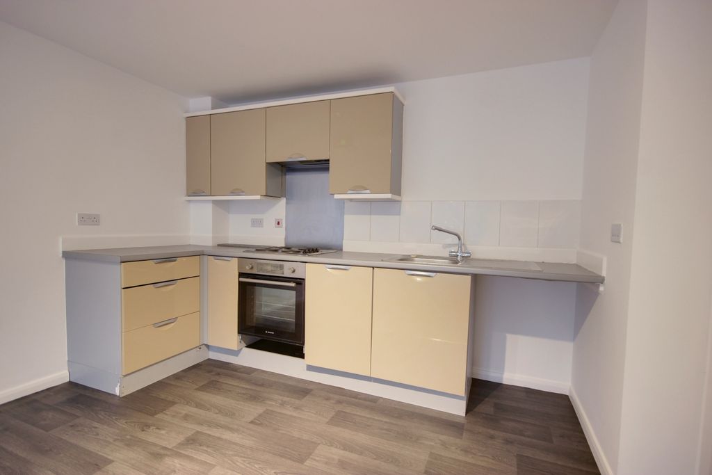 Property photo 3 of 10 1 Kit C