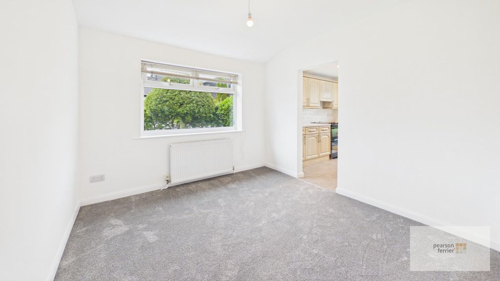 Property photo 3 of 10 Dining Room