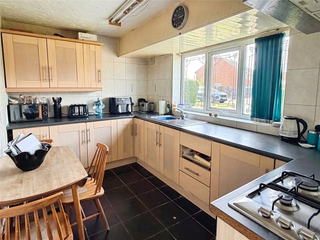 Property photo 2 of 14 Kitchen