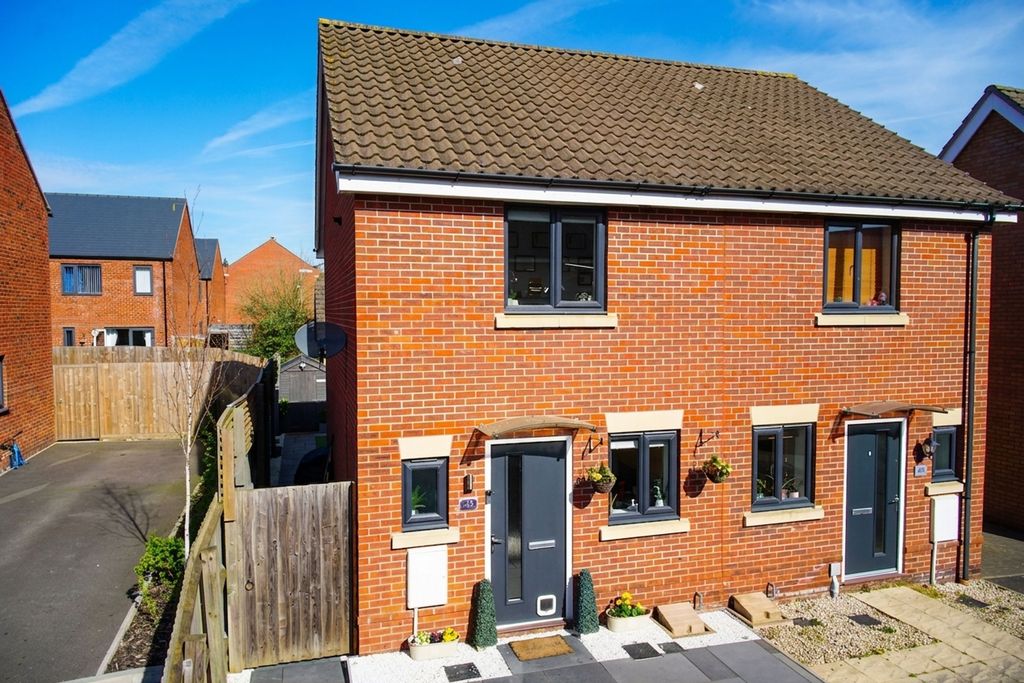 Property photo 1 of 24