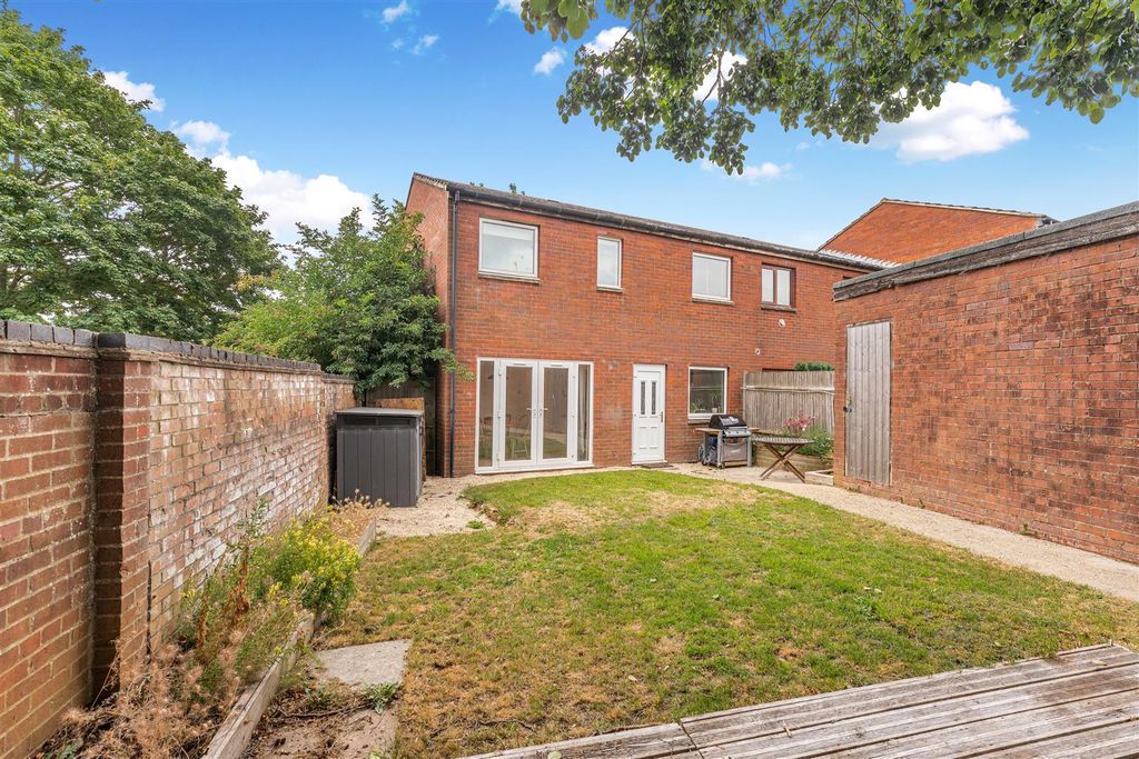 Property photo 1 of 16 95 Ferriston, Banbury-18.Jpg