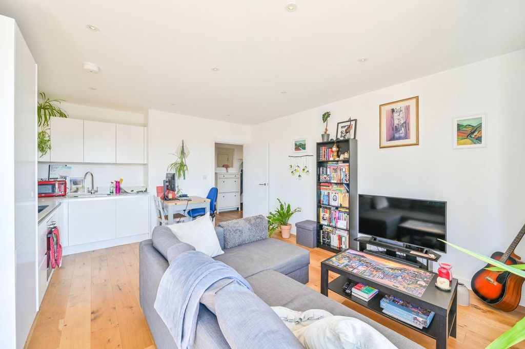 Property photo 2 of 10