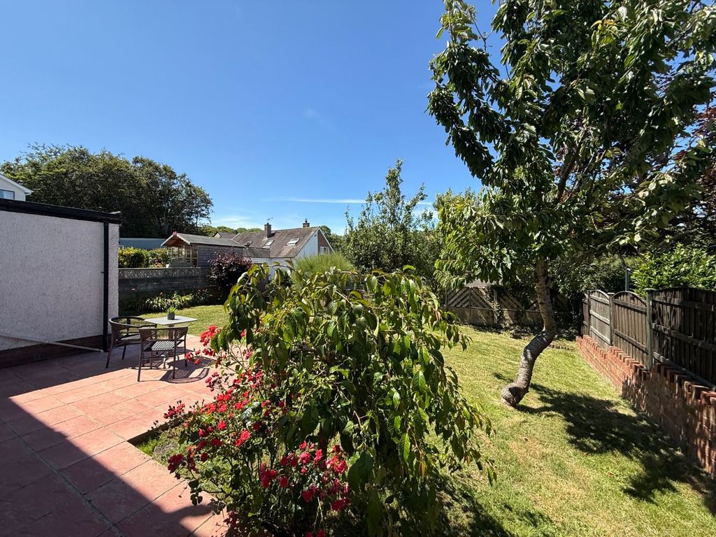 Property photo 2 of 50