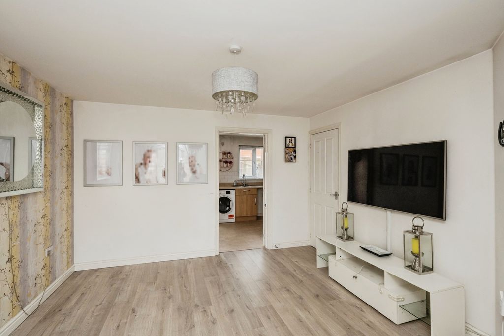 Property photo 2 of 20 Pbox-Img.Jpg