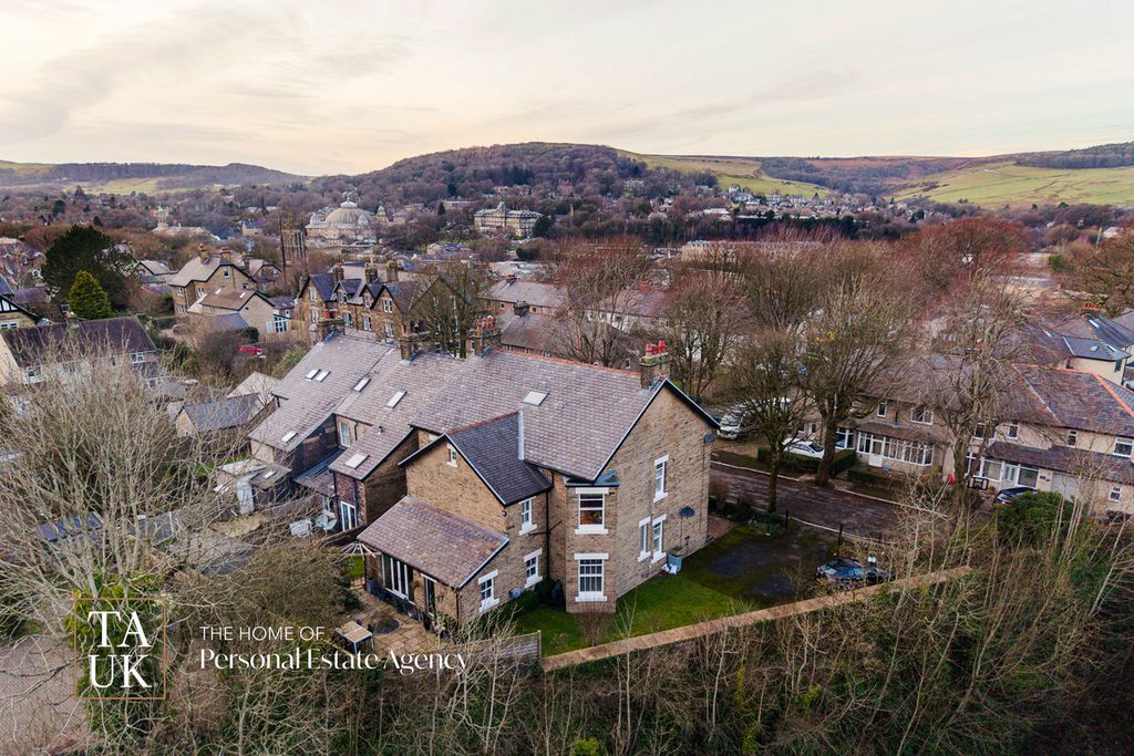 Property photo 1 of 44