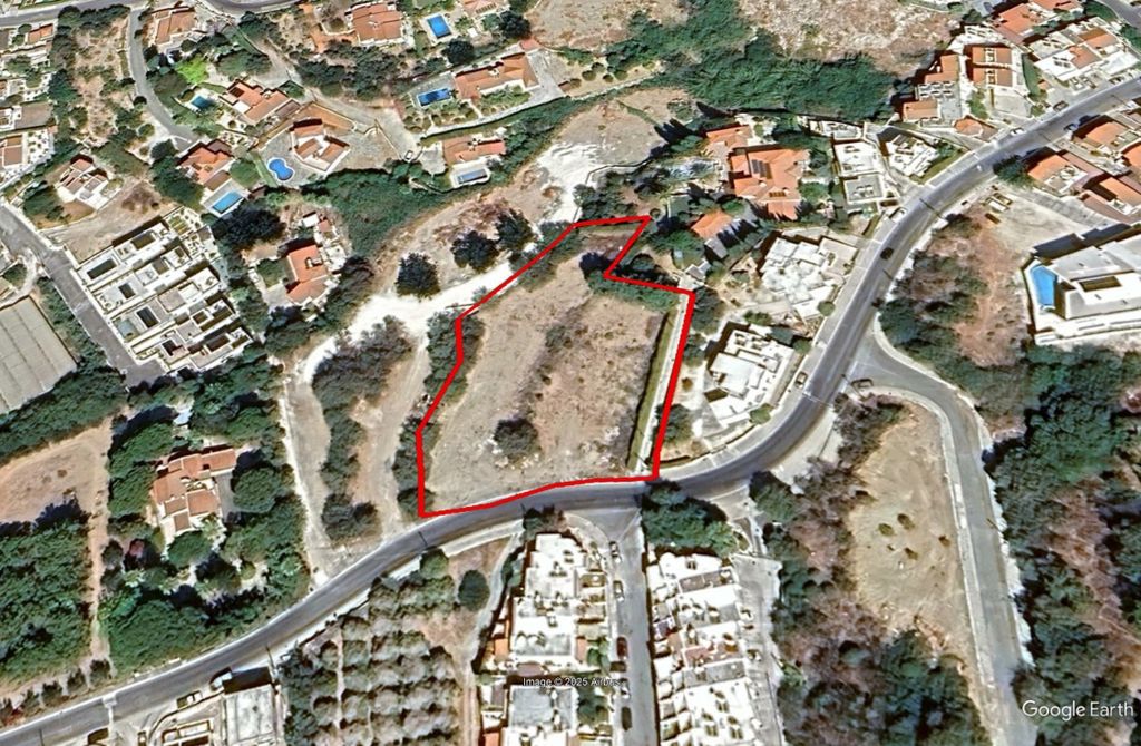 Property photo 1 of 2