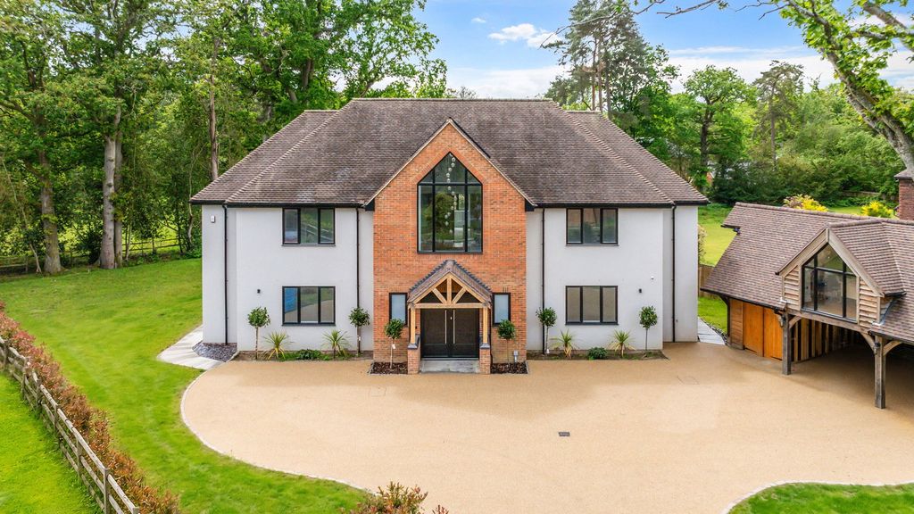 Property photo 1 of 33