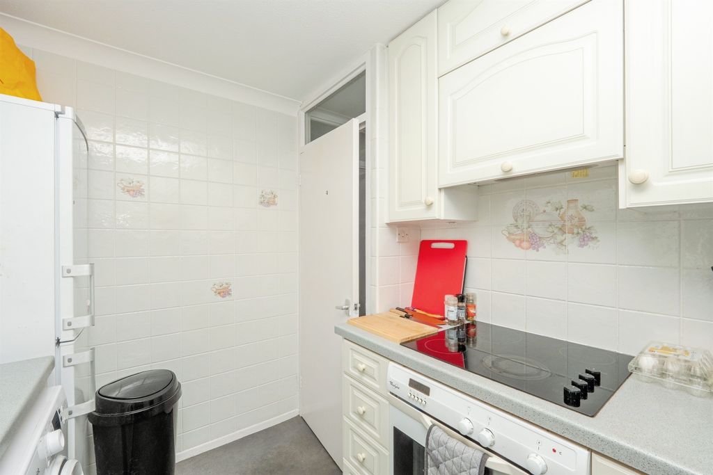 Property photo 3 of 12