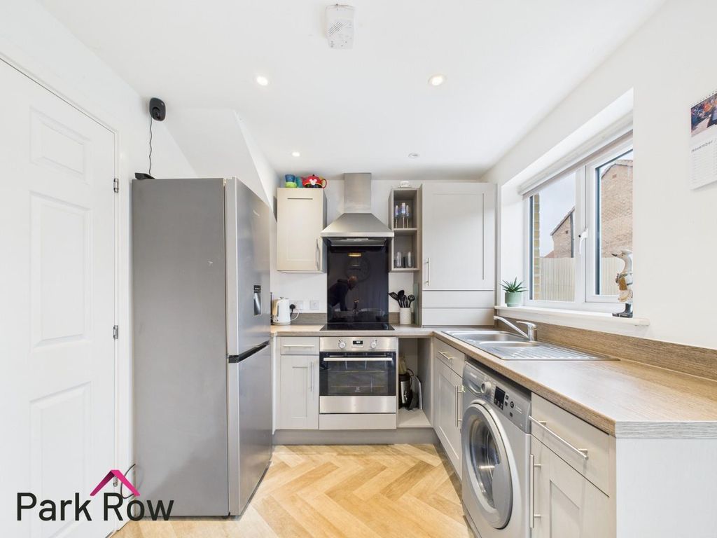 Property photo 2 of 19 Kitchen/Dining Area
