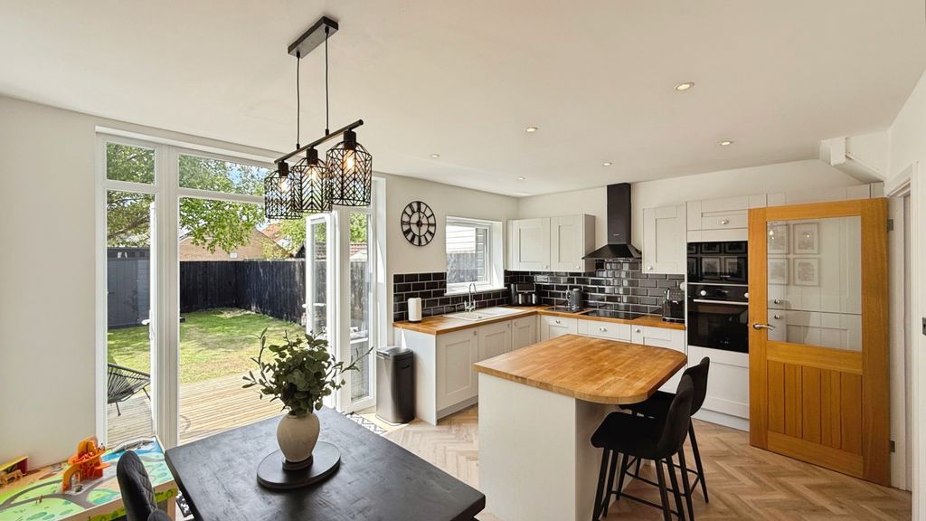 Property photo 1 of 30 Kitchen/ Diner
