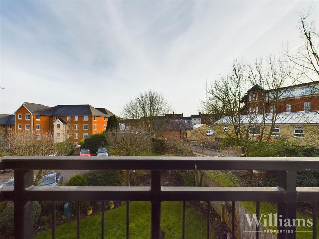 Property photo 1 of 9 Cam04950G0-Pr0004-Still006.Jpg