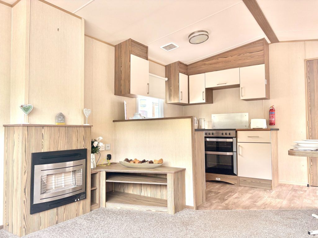 Property photo 2 of 8 Abi Summer Breeze 2016 Car0055456 140615626.Jpeg