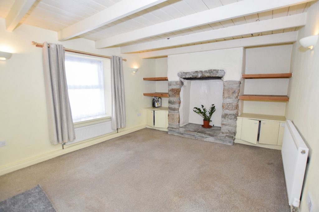 Property photo 2 of 14 Lounge