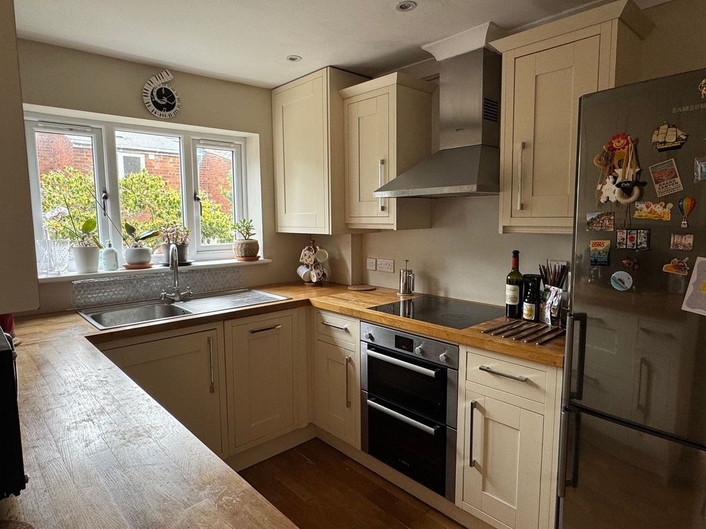 Property photo 2 of 13 Kitchen