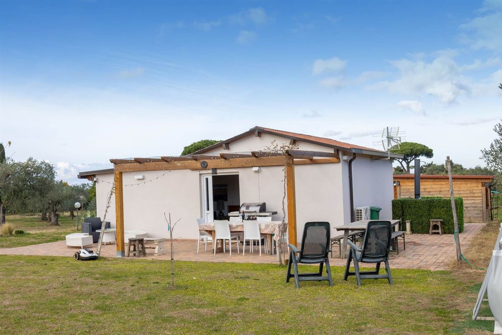 Property photo 2 of 23