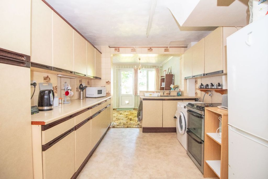 Property photo 2 of 25