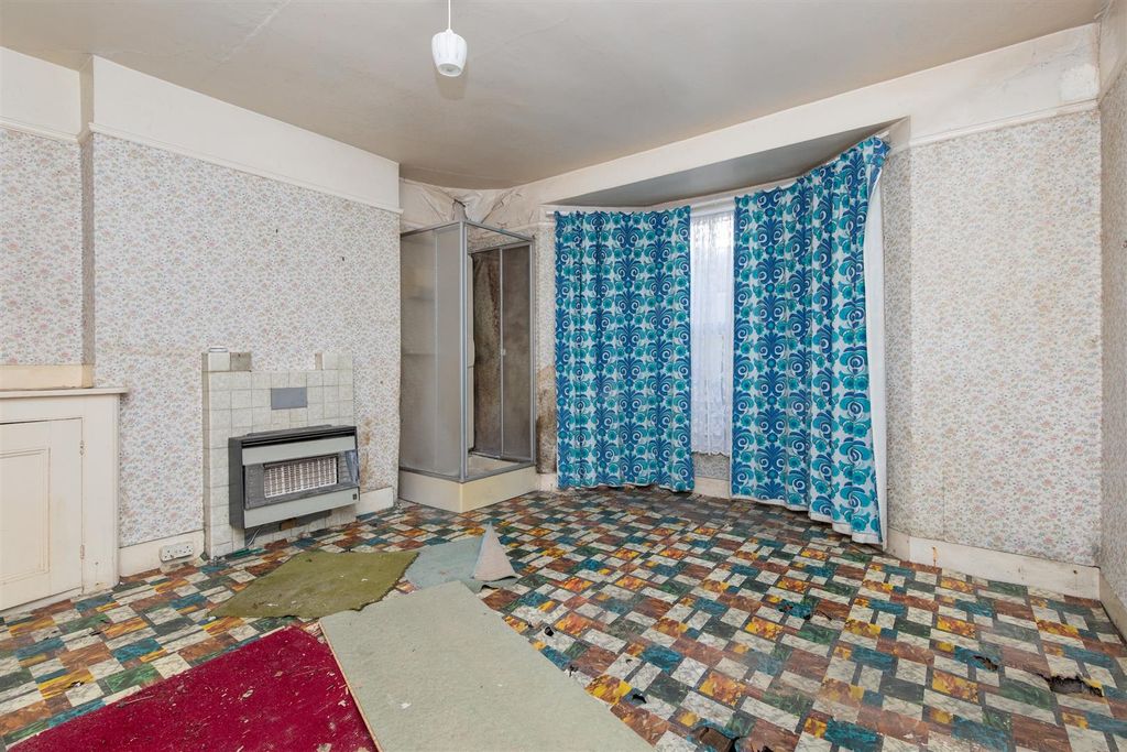 Property photo 3 of 11 Queens Park Road-4.Jpg