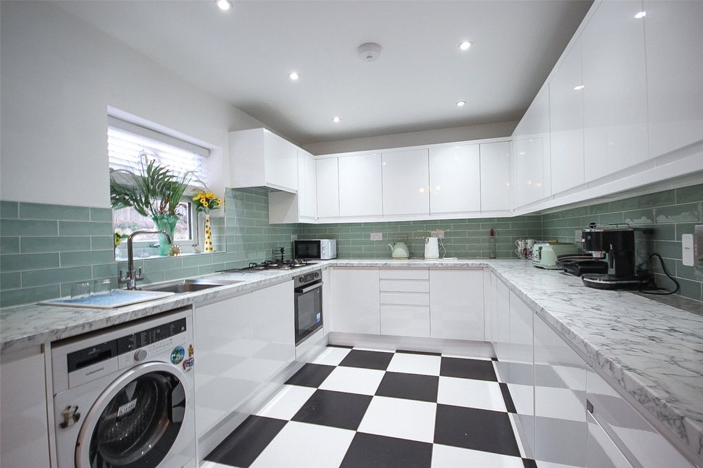 Property photo 3 of 11 Picture No. 05