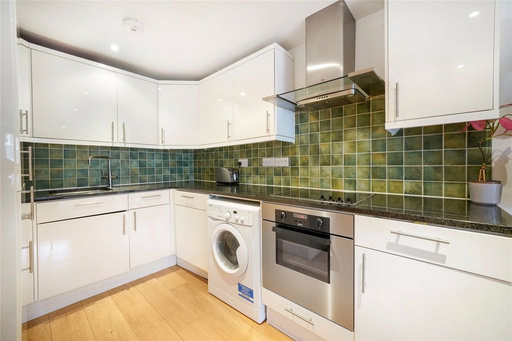 Property photo 2 of 15 Picture No. 13