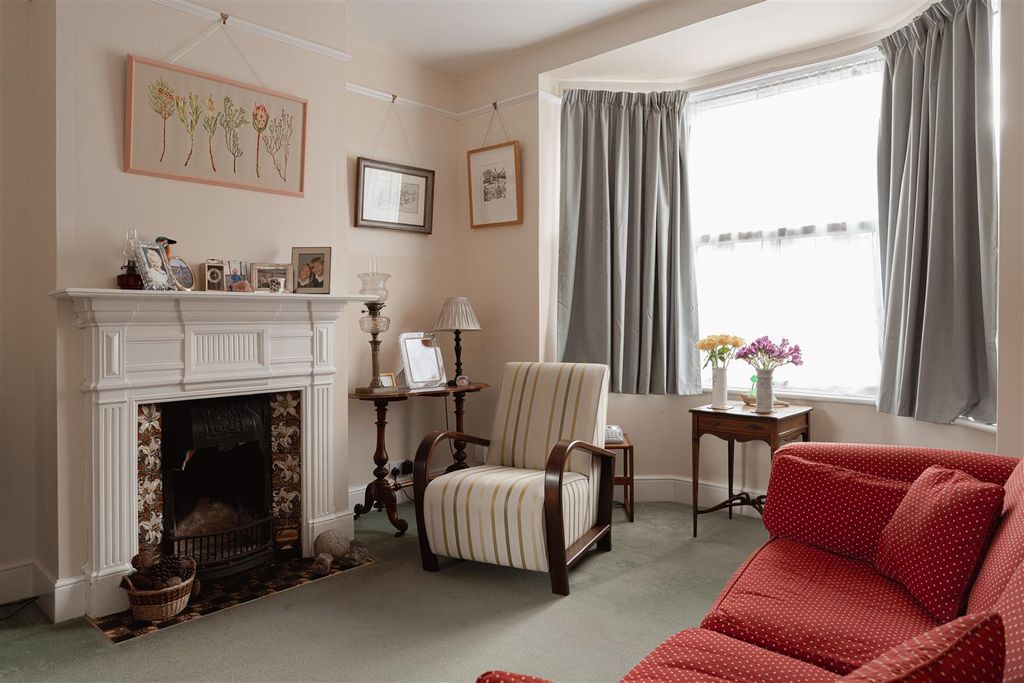 Additional image 6 of 4 bed semi-detached house for saleDeerings Road, Reigate RH2