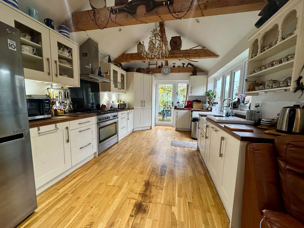 Property photo 3 of 24