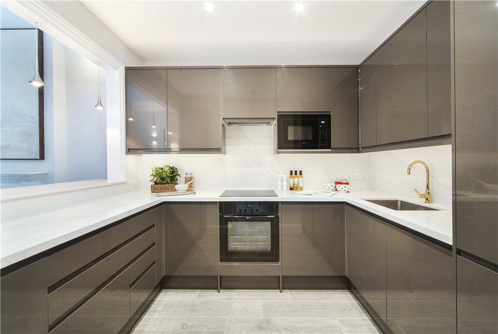 Property photo 3 of 13 Egerton Gardens