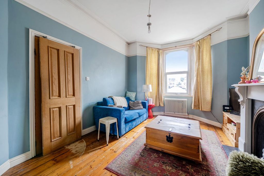 Property photo 3 of 17