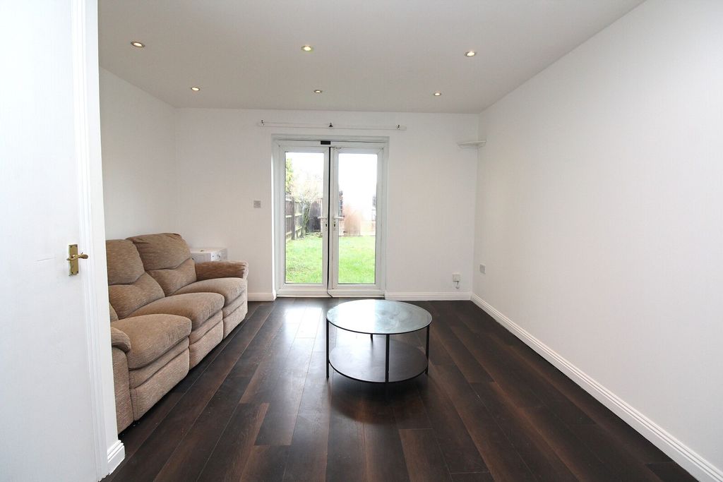 Property photo 2 of 9 Lounge View One