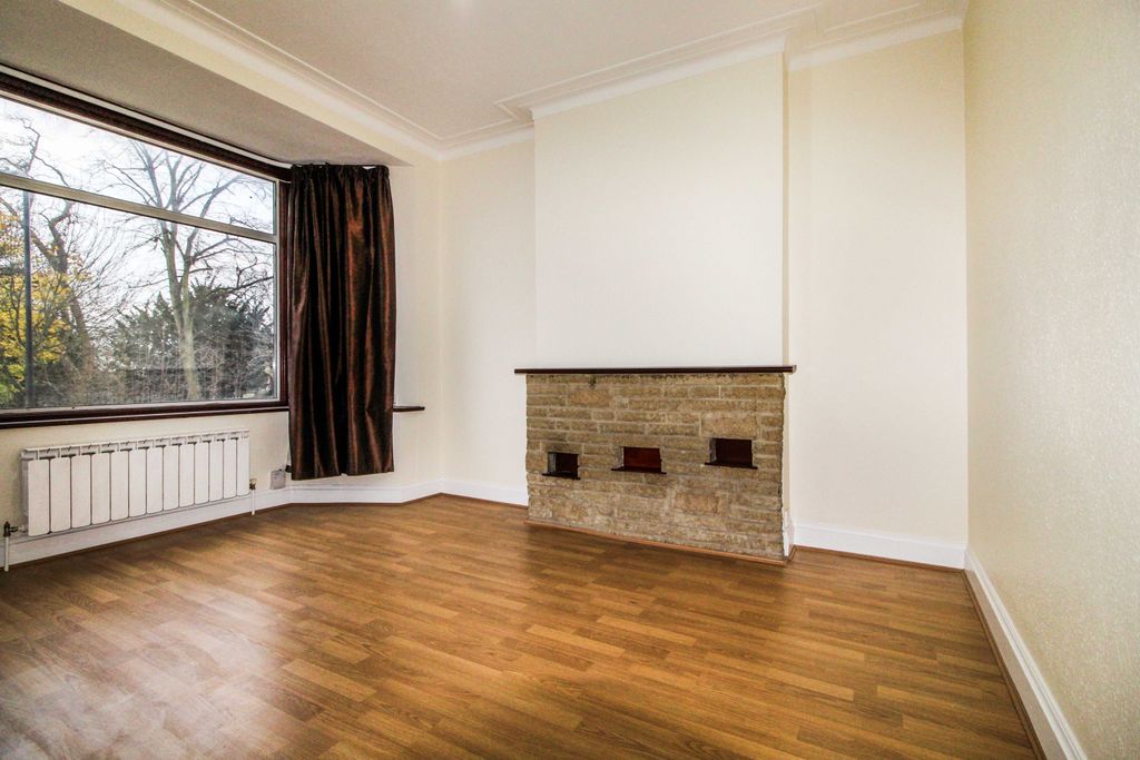 Property photo 2 of 11 Gallery