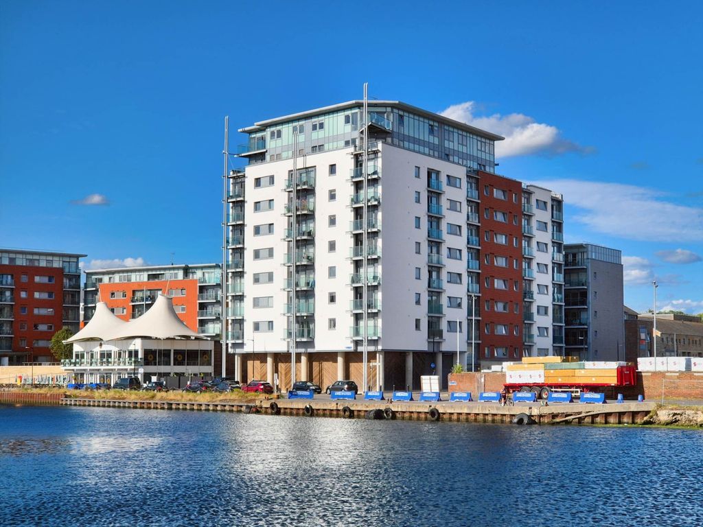 Property photo 1 of 11