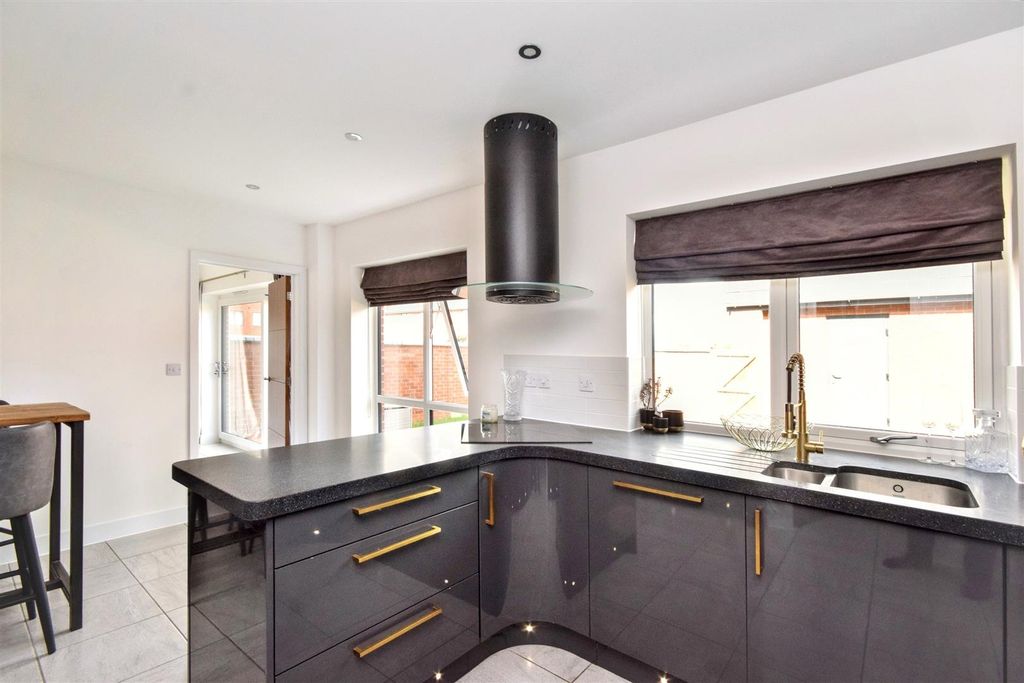 Property photo 3 of 13 8 (76).Jpg