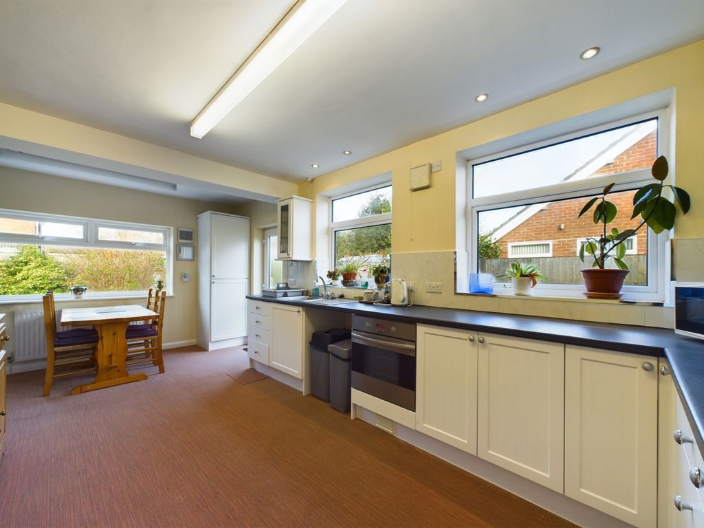 Property photo 3 of 15 Cam02386G0-Pr0095-Still012