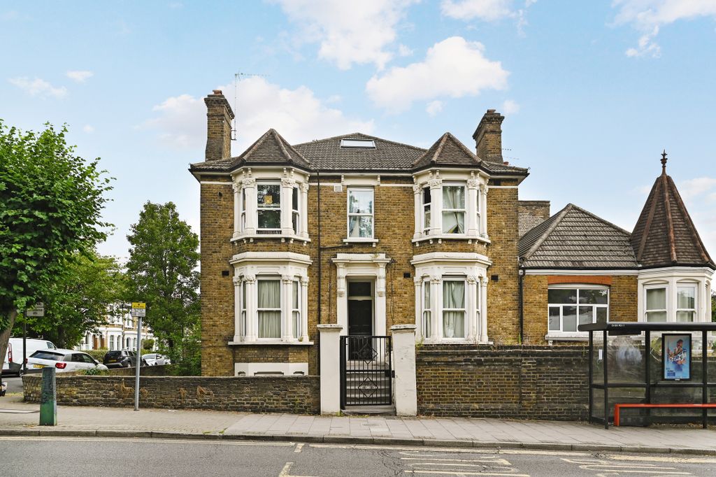 Property photo 1 of 6
