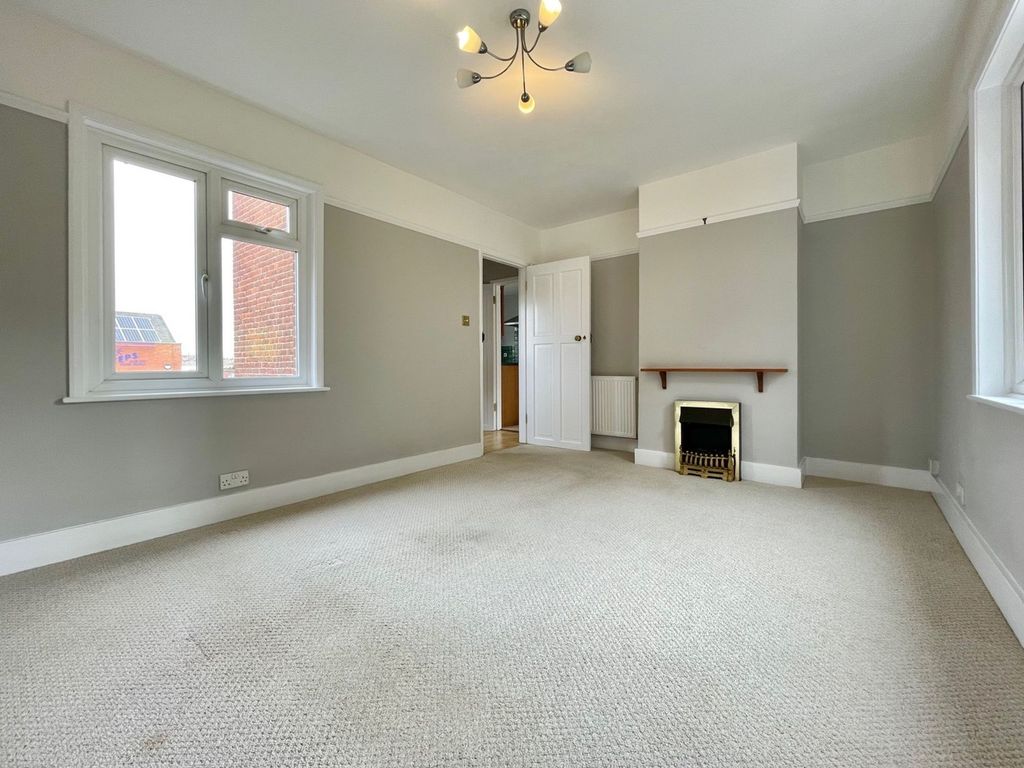 Property photo 2 of 20 Sitting Room