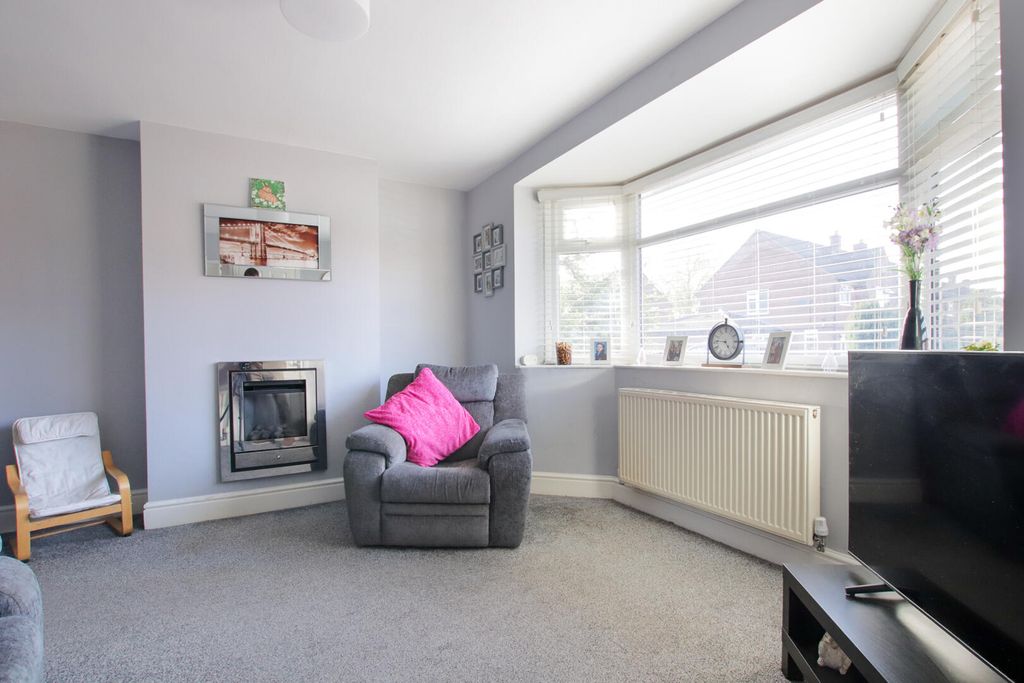 Property photo 3 of 20 Living Room