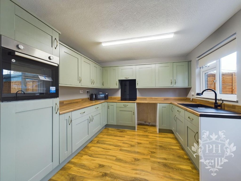 Property photo 3 of 12 Cam01415G0-Pr0067-Still004.Jpg