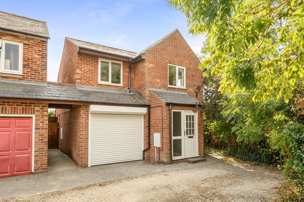 Property photo 1 of 21 External