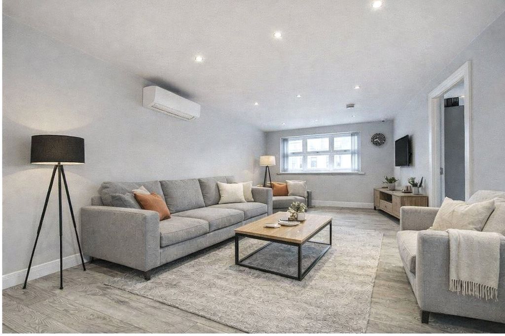 Property photo 2 of 9 Picture No. 36